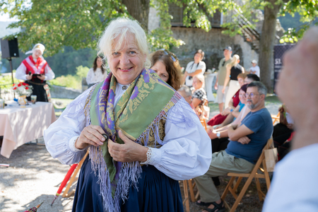 53. Dnevi narodnih noš in oblačilne dediščine_novinarska konferenca (28)